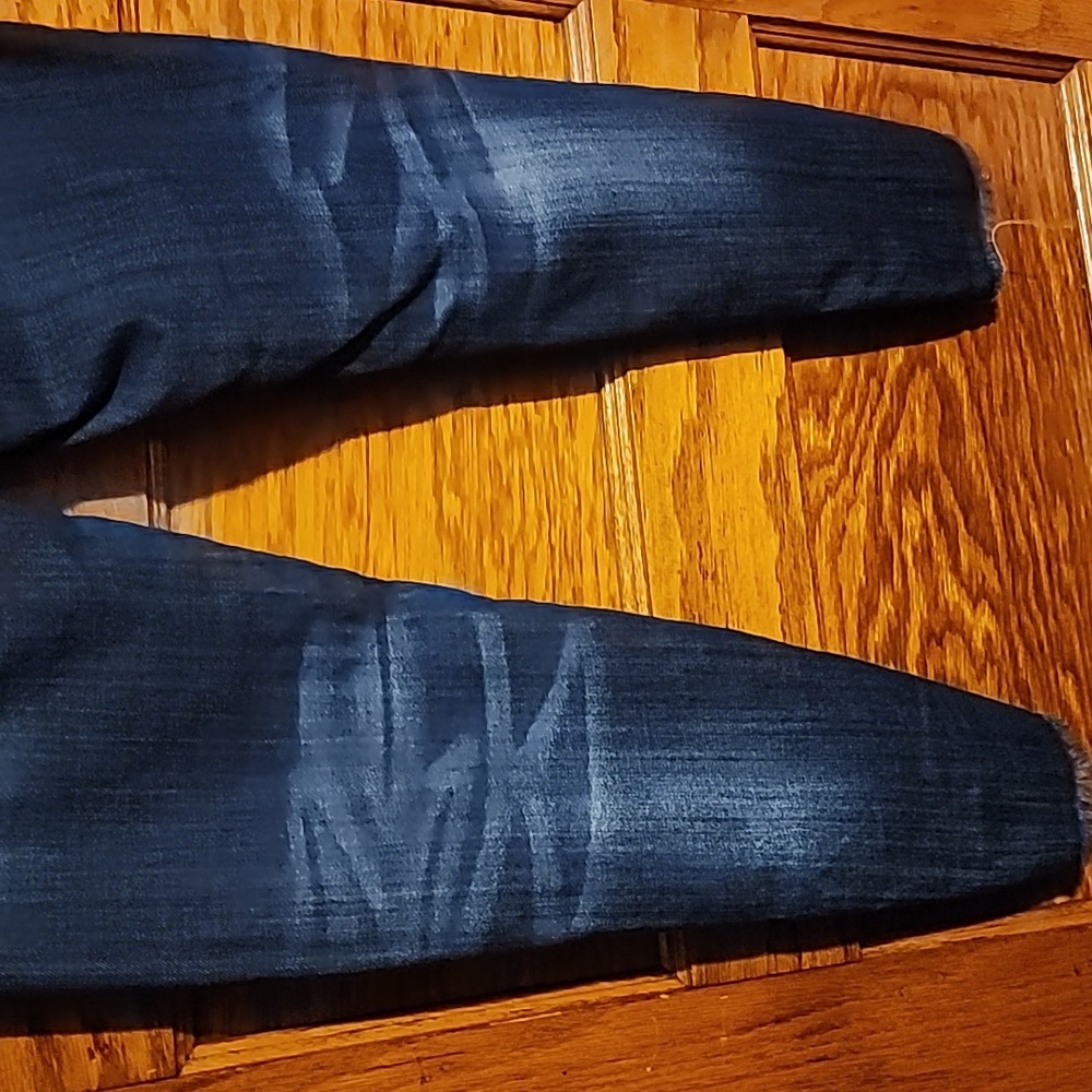 Women's Distressed Skinny Jeans - Dark Blue - Picture 5 of 10
